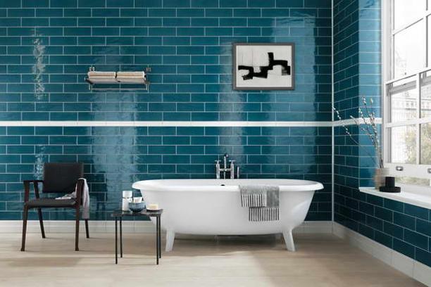 Piastrelle rettangolari colorate per il bagno in stile vintage